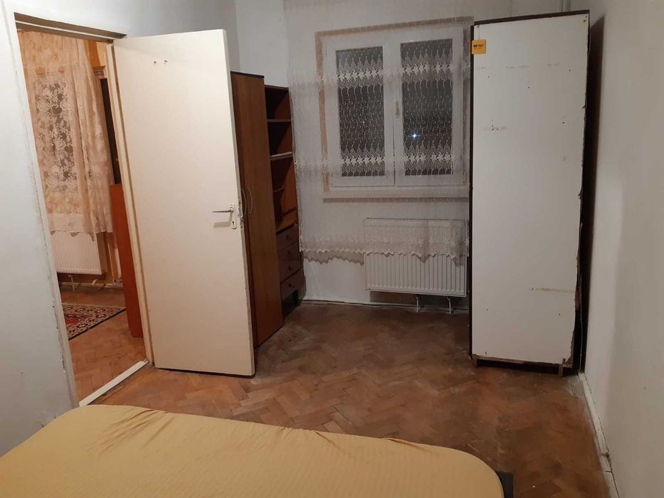 Vand apartament 2 camere Pta Dacia Et 2/4