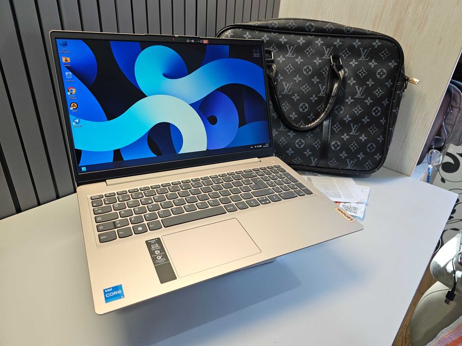 ПРОДАМ Lenovo IdeaPad 3 Ноутбук Core™i3-1115G4/8GB/256SSD/15.6"FullHD.