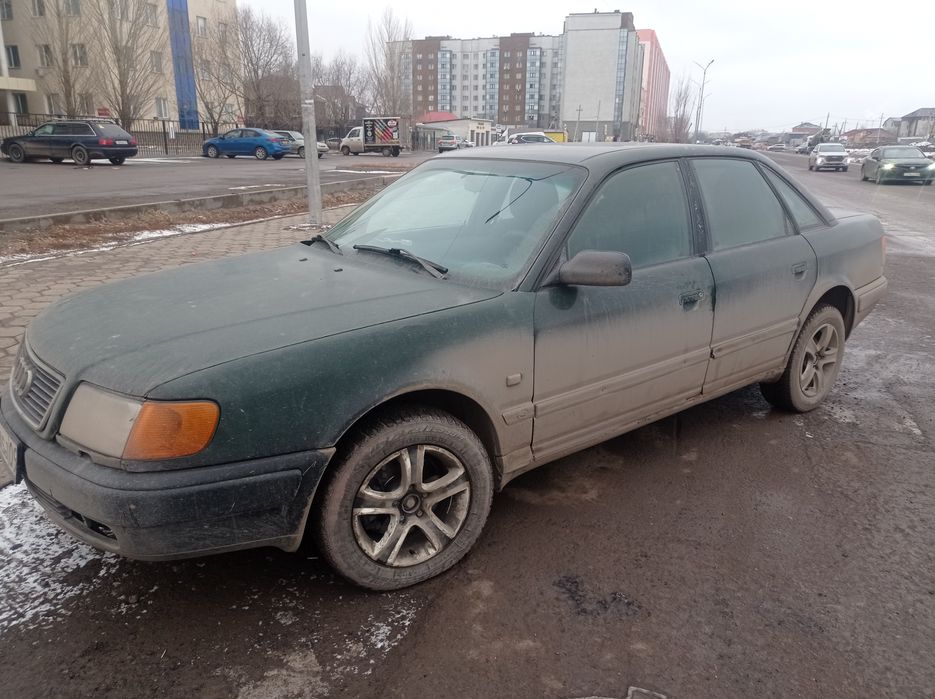 Ауди 100 с 4 сидан