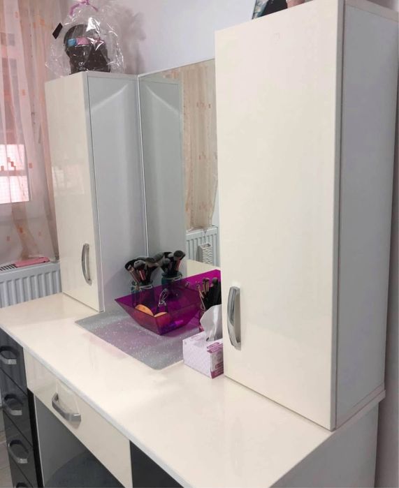 Masa machiaj de vanzare