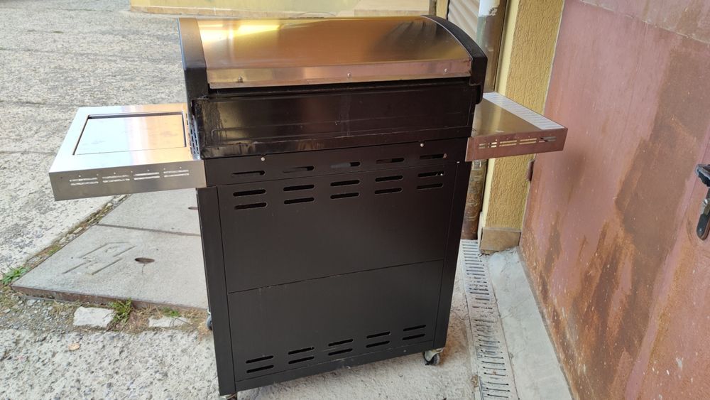 Газово барбекю Char-Broil Professional 4400S