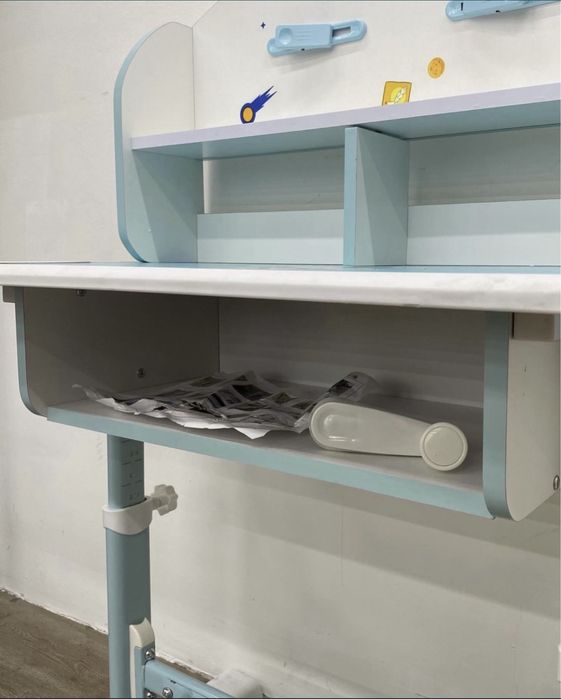 Доставка безплатная парта и стул комплект parta stul kanplekt