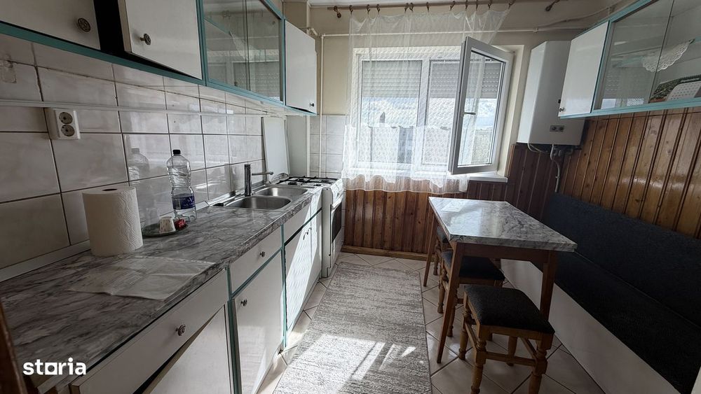DE VÂNZARE – Apartament cu 3 camere în Carei, cartierul MV1 –zona Ludy