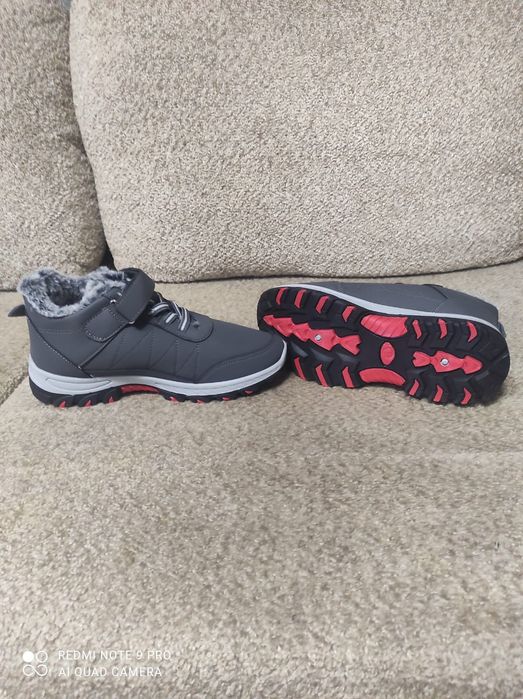 Продам зимние мужские кроссовки