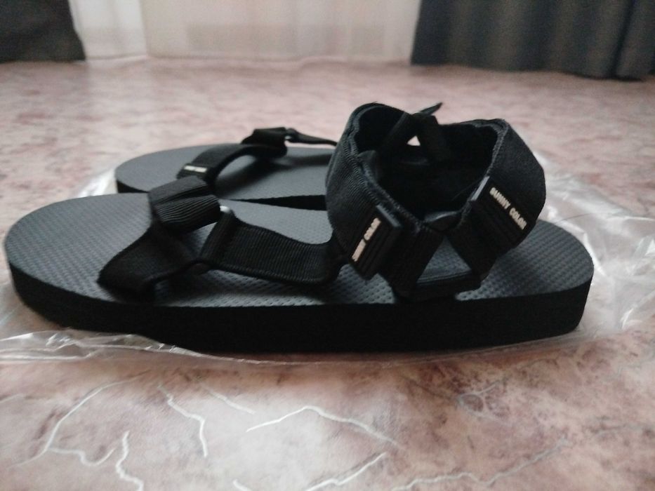 Продам новые мужские сандали