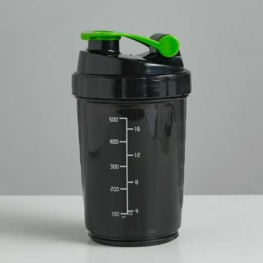 Спортивный шейкер с контейнером