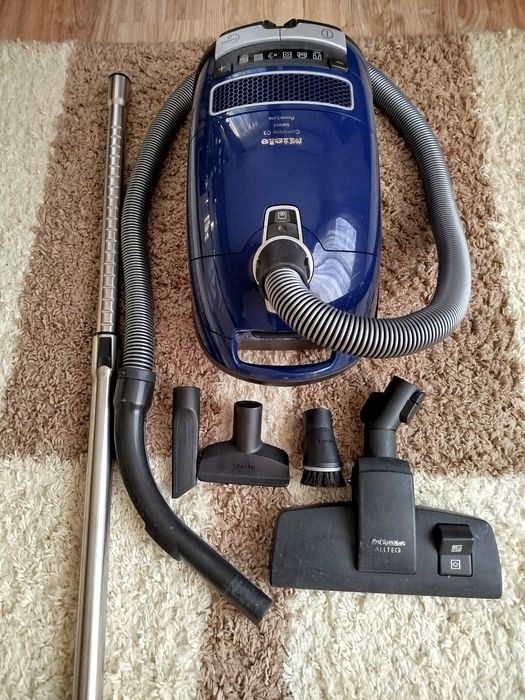 Прахосмукачка Miele Complete c3
