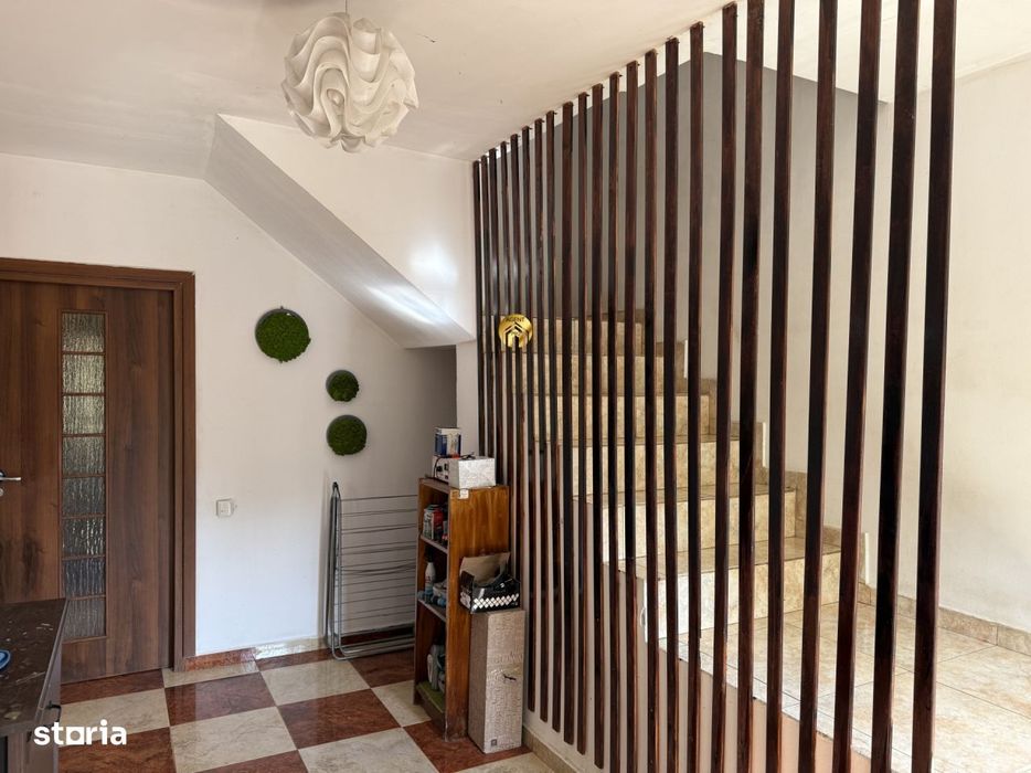 Casa de vanzare – 2 apartamente individuale | 6 camere | Strada Rah