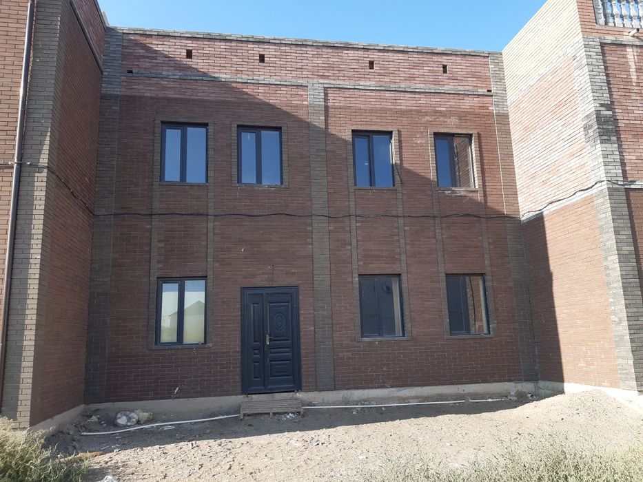 Коттедж сотилади Урганч ш. 9ни охири.