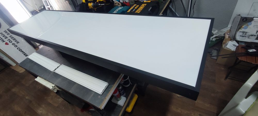 Caseta (Reclama)Luminoasa