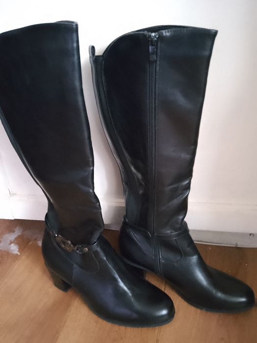 Продавам ботуши от естествена кожа