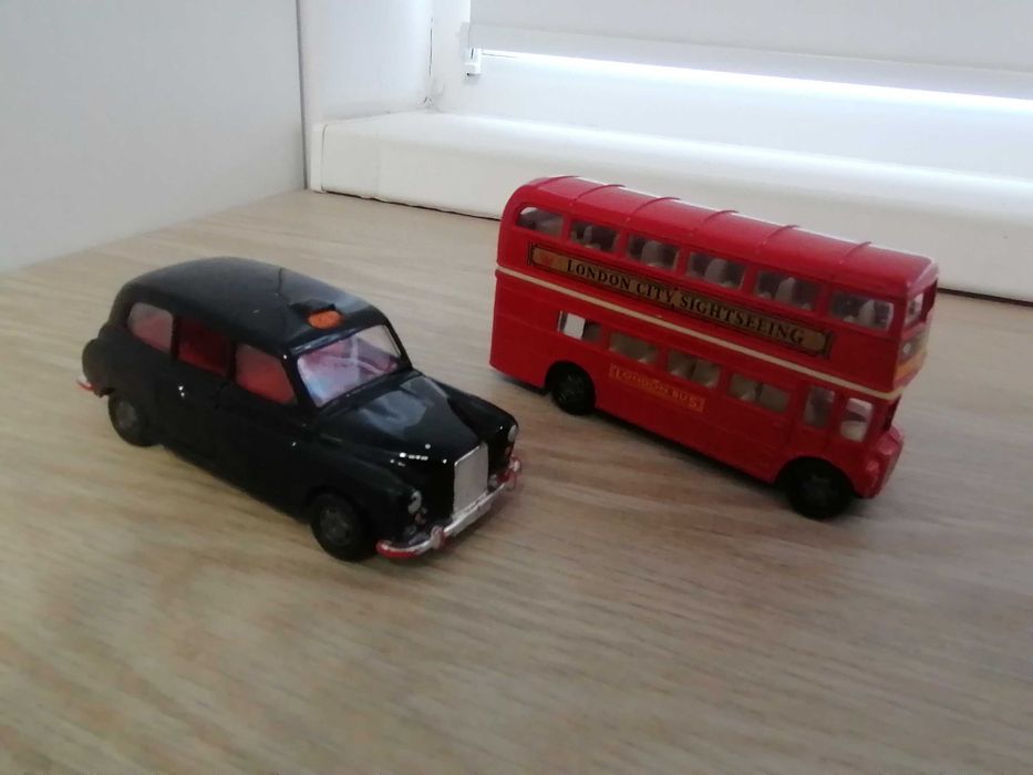 Mașinuțe metalice jucărie London taxi Bus