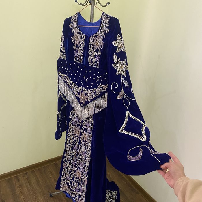 ансамбль комплект 900.000 сум ( ок куйлак текин)