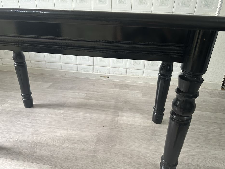 Продам стол б/у дерево