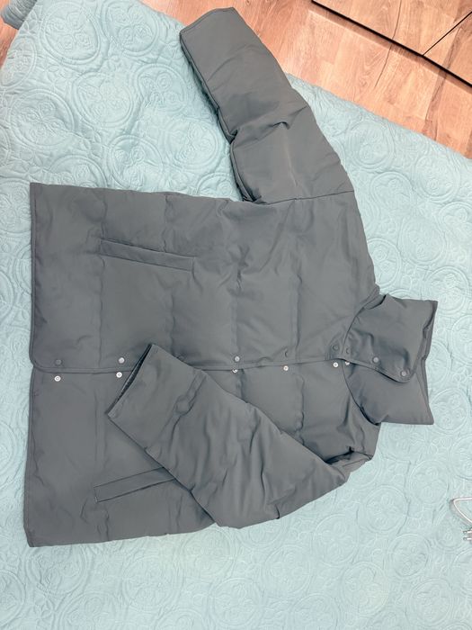 короткая демисезонная куртка.