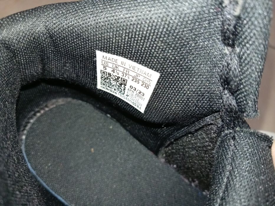 Adidas кецове 37