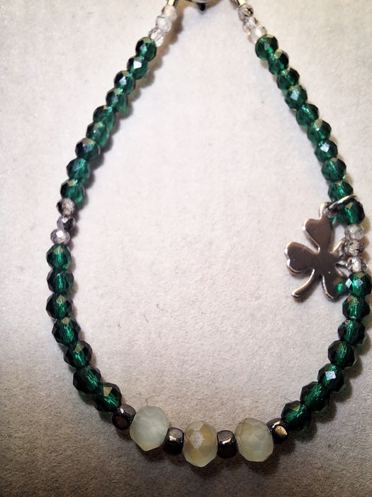 Колиета и гривни от естествени камъни  по поръчка