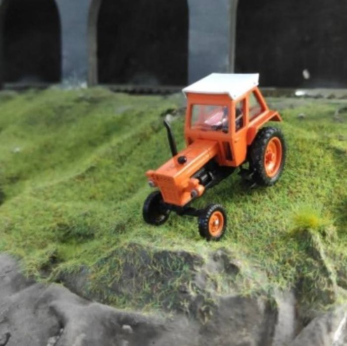 Tractoare UTB machete scara HO trenulet electric