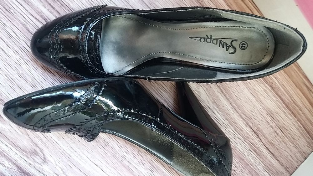 -50% Обувки кожа лак, 40 н.