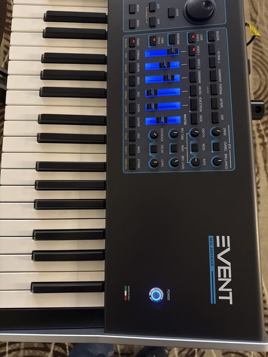 Ketron Event 76 cu garantie