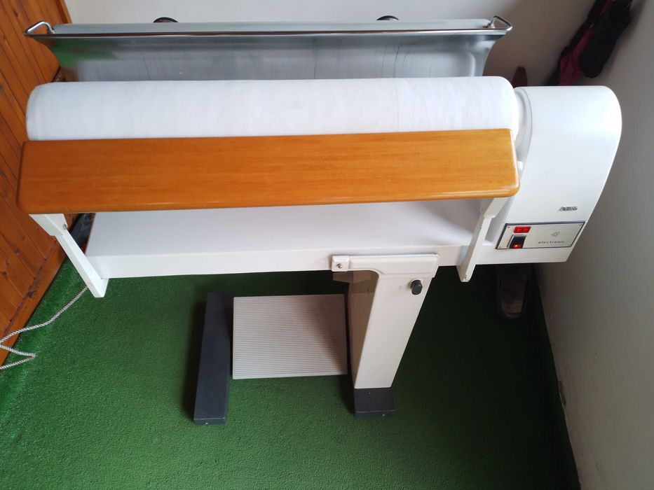 Гладачна машина каландър AEG 65см.