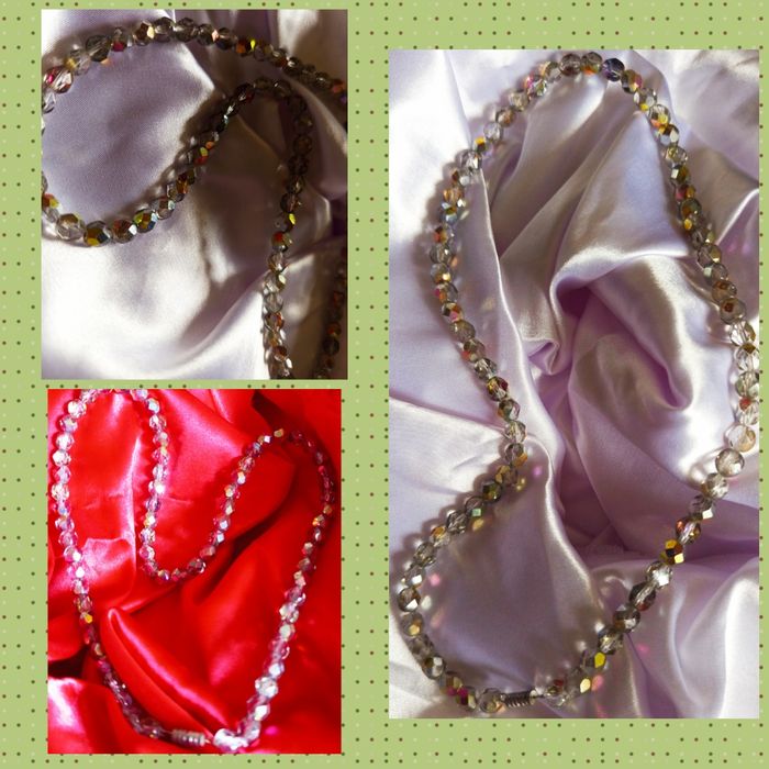 Продам  чешские бусы и ожерелье