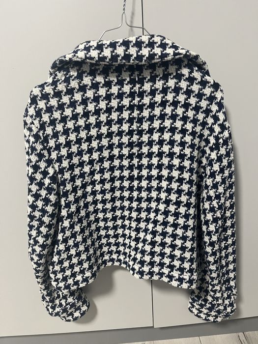 Късо сако Zara.