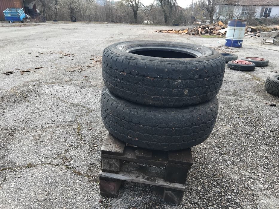 Гуми 235 65 16 C Ц Ласа Lassa 2 броя - нов внос. Не са нови!