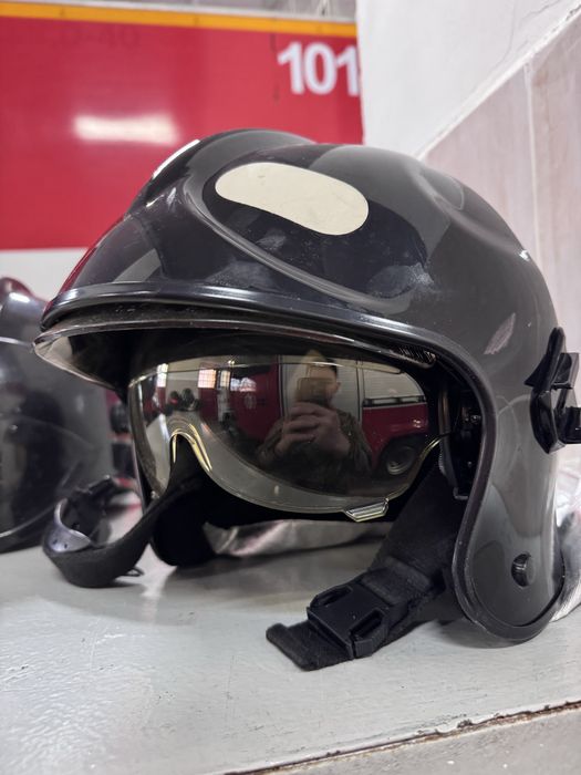 Каска пожарного