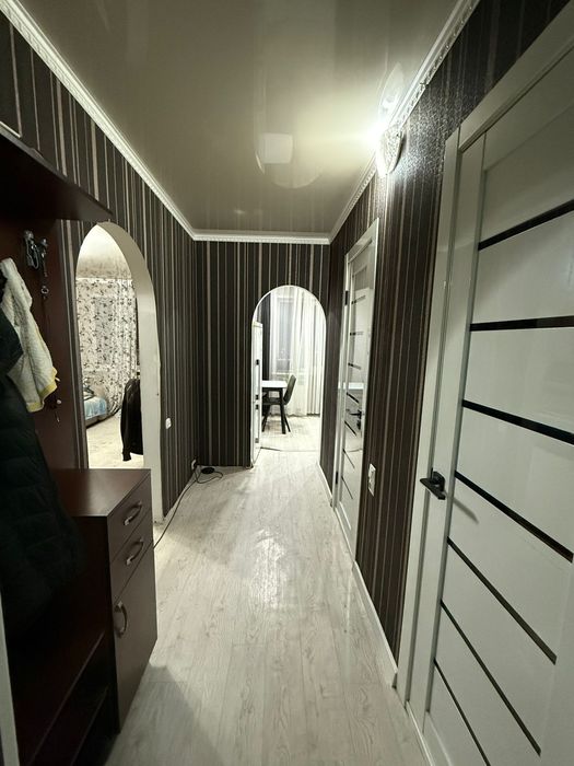 Продам 1 комн. Район 8 Школа.