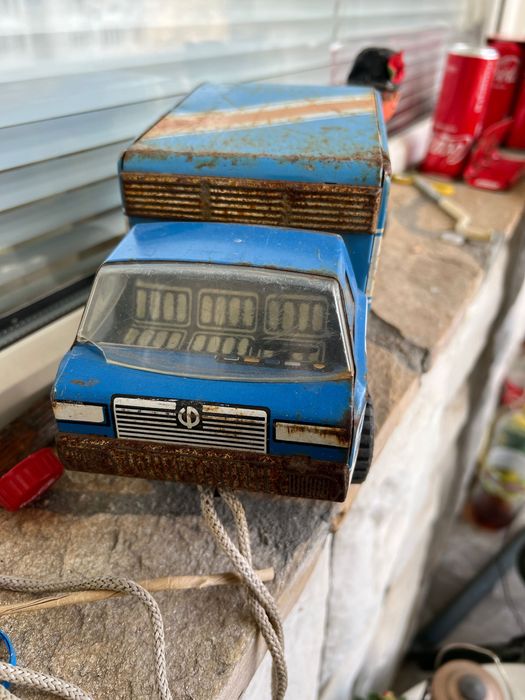 Метално руско камионче Урал