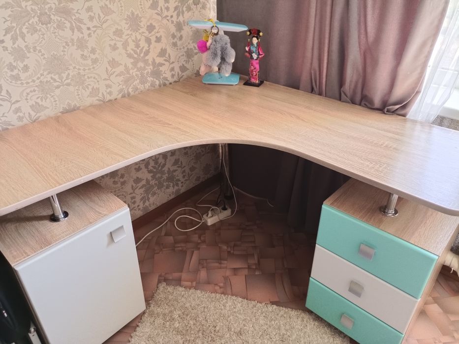 Школьная парта угловая
