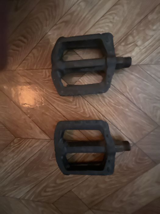 Пидали на велик скоросной