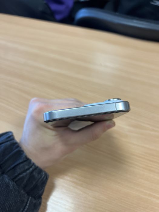 iPhone 16 Pro Max 256GB 28 цикъла Гаранционен