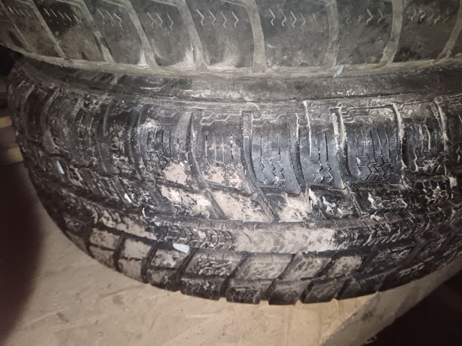 Vând jantele mărime R15 in 4 frezone