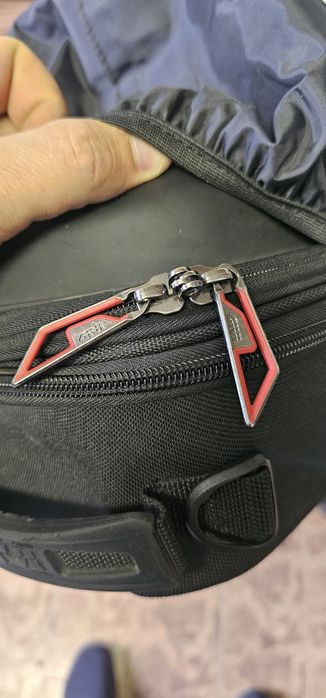 Чанта за резервоар Givi.