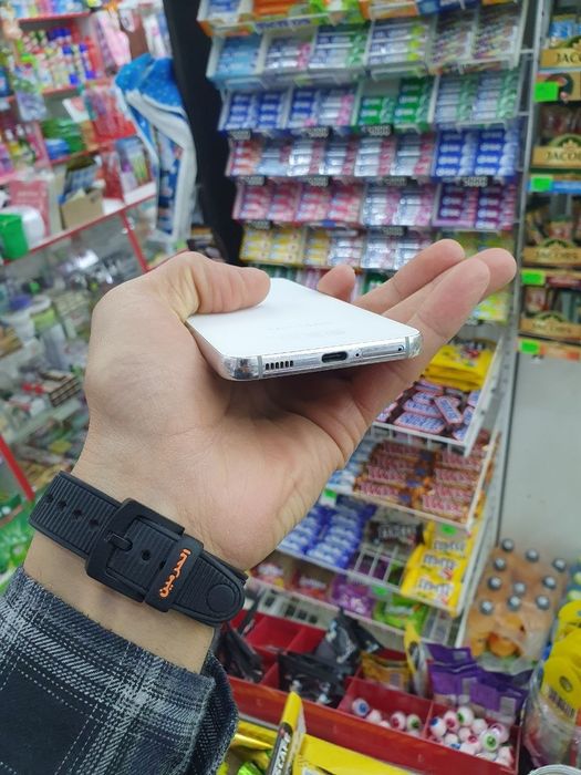 Samsung S22  256gb ideall 2tasim