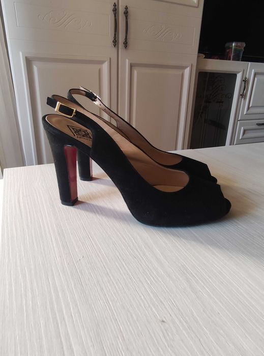 Босоножки вечерние