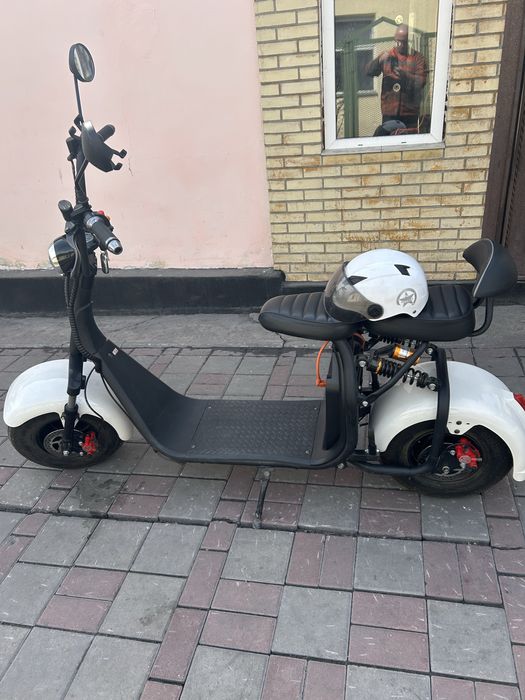 Продам электросамокат.