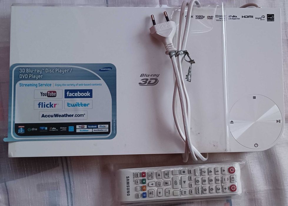 DVD плейър Samsung четящ много формати+записвачка за компютър+дискове