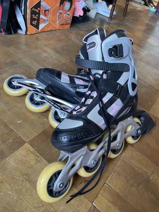 Ролики черно-розовые 36рр