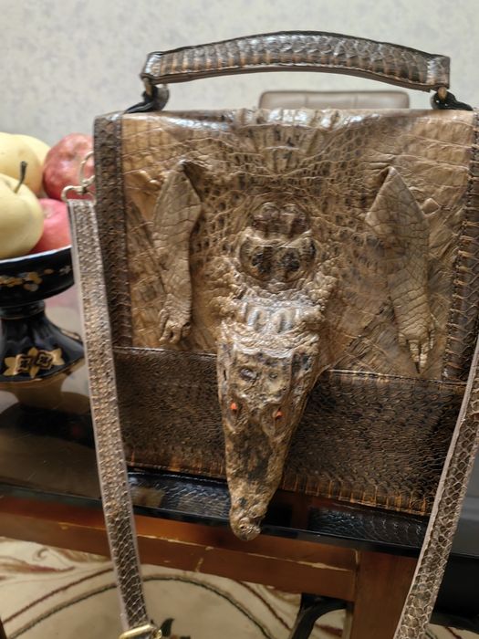 Срочно новая сумочка из натуральной кожи крокодила и кобры