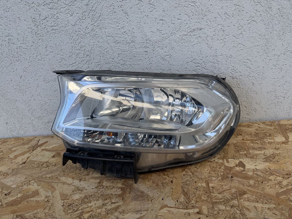Far stanga Mercedes X Class w470 halogen Original Europa