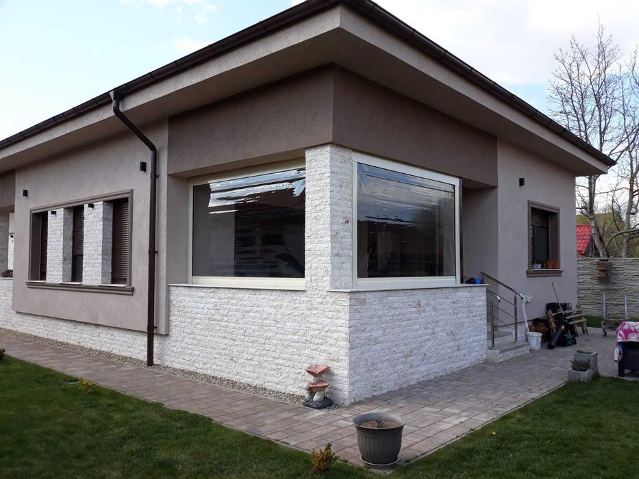 Rulouri transparente inchidere terase.