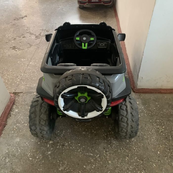 Yosh bolalar mashinasi