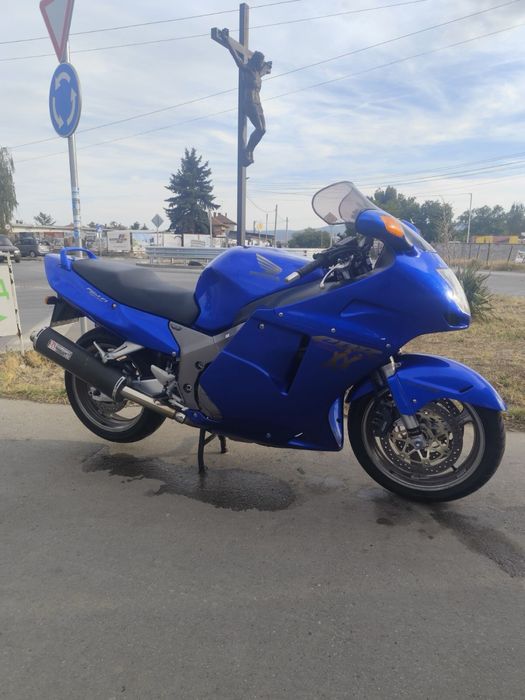 Honda cbr 1100 в добро състояние готов за сезона