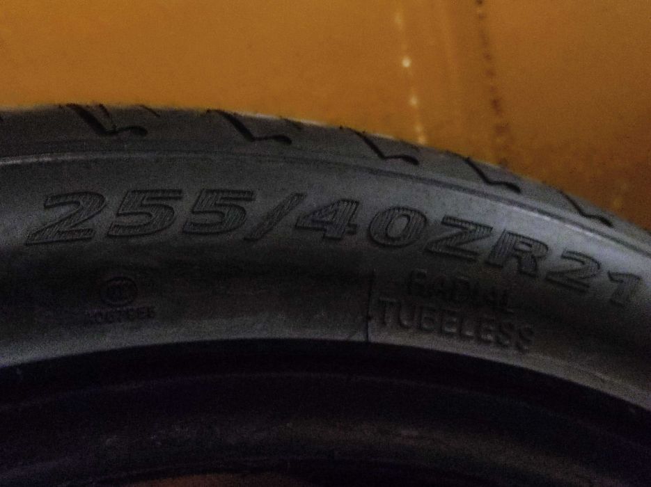 Летни гуми 255/40/R21 2бр.