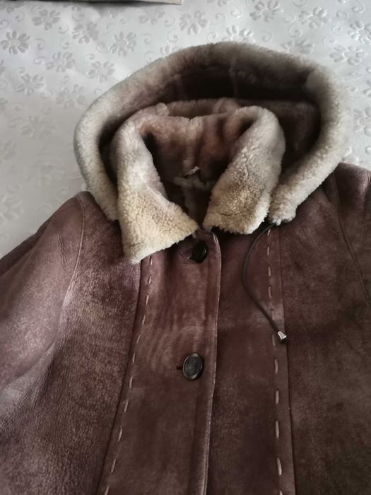 Продаю короткую натуральную дубленку б/у