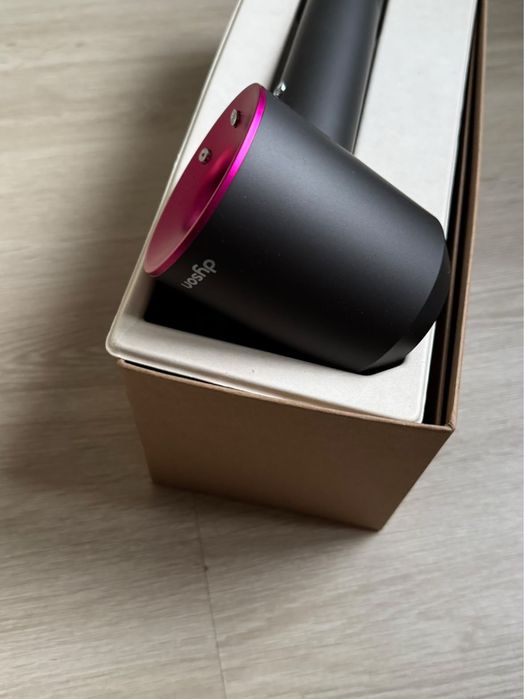 Сешоар Dyson supersonic