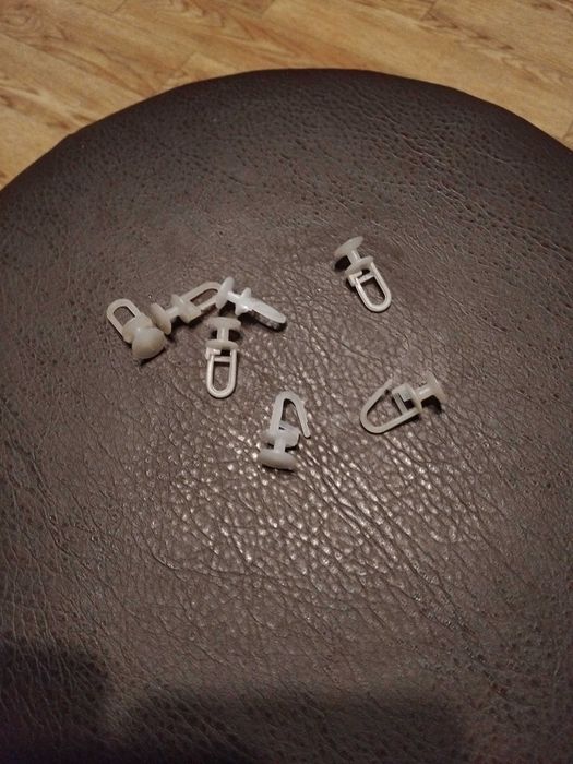 Продам крючки для штор